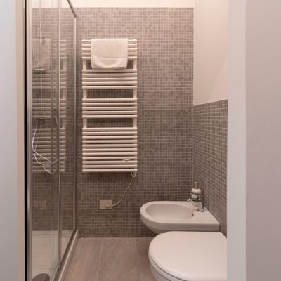 Suite 1 floor - Bathroom
