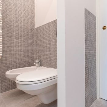 Suite 1 floor - Bathroom