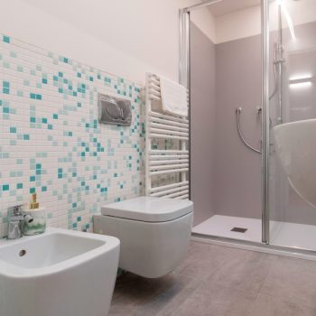 Suite 2 floor - Bathroom