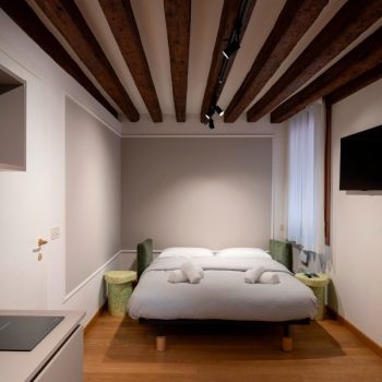 Suite 2 floor - Living room and sofa bed